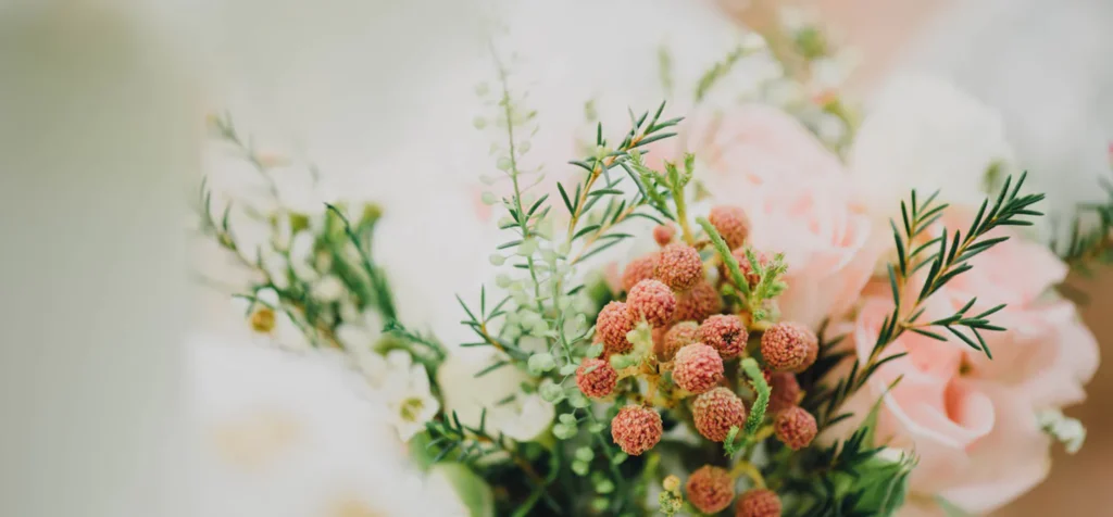 salmon pink flowers bouquet