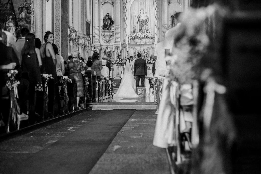 Diogo Baeta Story Telling. Woman down the islse looking the otherway